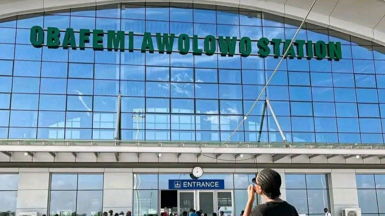 Obafemi Awolowo station